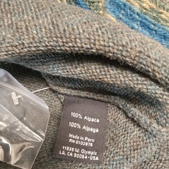 Unbranded Alpaka Sweater Sz S green and pattern around neckline Made in Pe - Picture 7 of 7